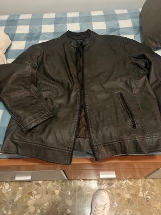 Chaqueta efecto piel marrón