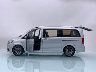 1:18 Mercedes V Klasse AMG Line 2018 Plata Norev