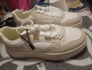 Zapatos Deportivos Mujer Beige y Blanco