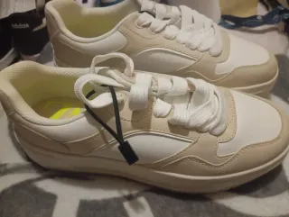 Zapatos Deportivos Mujer Beige y Blanco