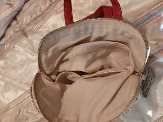 Mochila nueva beige y roja
