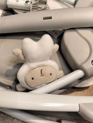 Ingenuity, Columpio Compacto Cuddle Lamb