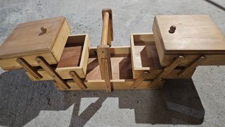 Costurero de madera vintage