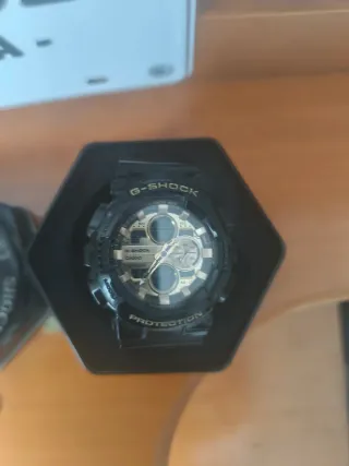 Reloj Casio G-Shock Negro y Dorado