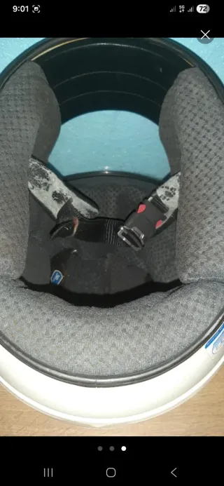 Casco Shoei blanco, azul y rojo