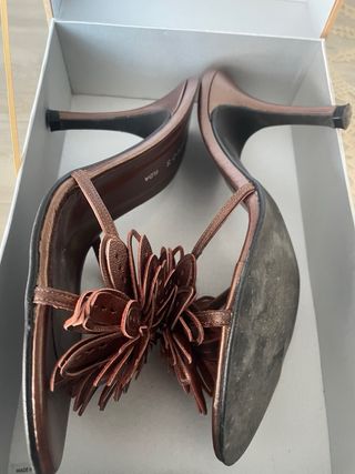 Manolo's Elda Zapatos Beige