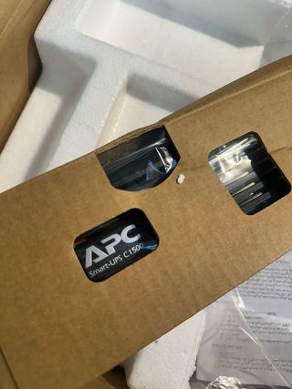 UPS APC Smart-UPS 1500 VA Rack 2U