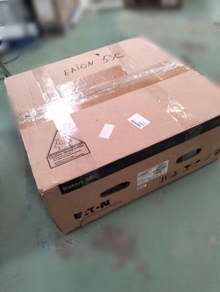 UPS Eaton 5SC 1500I RACK2U 1,5 kVA 1050W 8 salidas