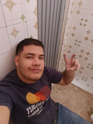 tengo 19 años, estoy buscando trabajo