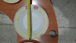 Vajilla de porcelana con flores