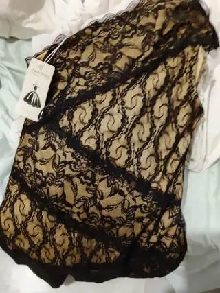 Vestido Fanrong encaje beige y negro