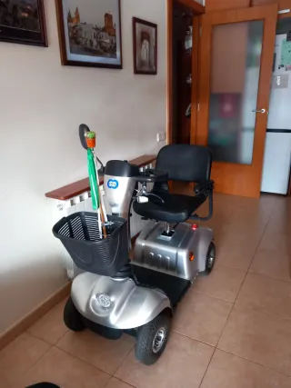 Scooter eléctrico Plata y Negro NEGOCIABLE!!!