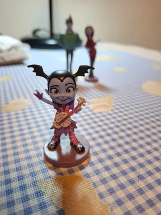 Figura Disney Vampirina