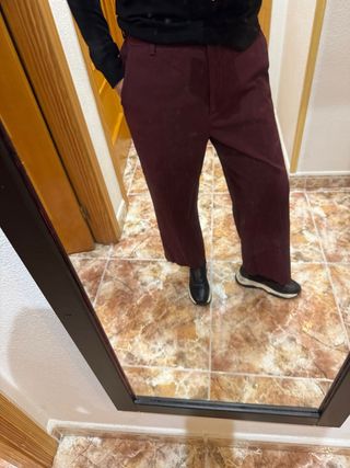 Pantalón Zara tela elástica granate