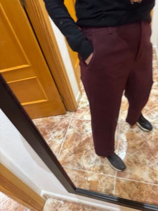 Pantalón Zara tela elástica granate