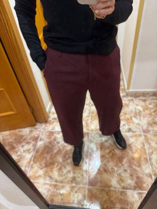 Pantalón Zara tela elástica granate