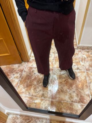Pantalón Zara tela elástica granate