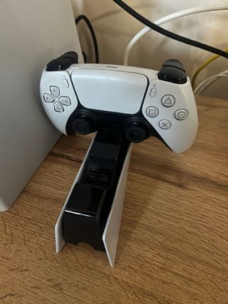 Playstation 5 con mando y juegos. NEGOCIABLE