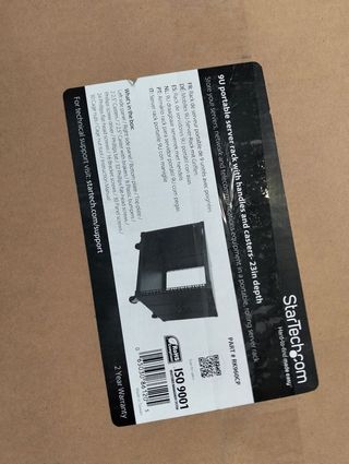 Rack 9U StarTech RK960CP con ruedas y 4 columnas