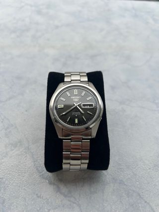 Reloj Seiko Automático Negro y Plateado