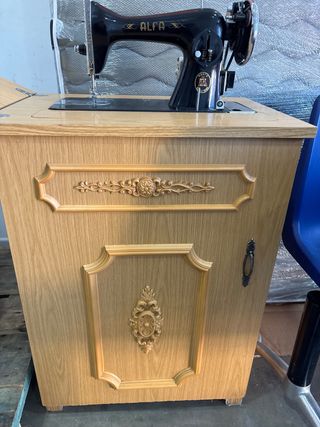 Máquina de coser Alfa