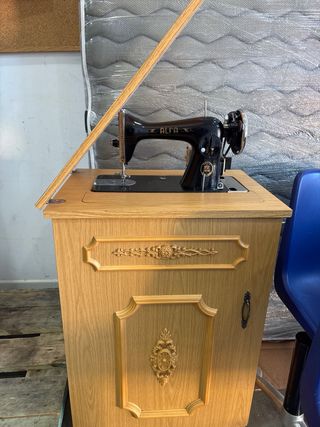 Máquina de coser Alfa