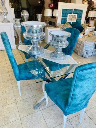 Mueble de comedor blanco