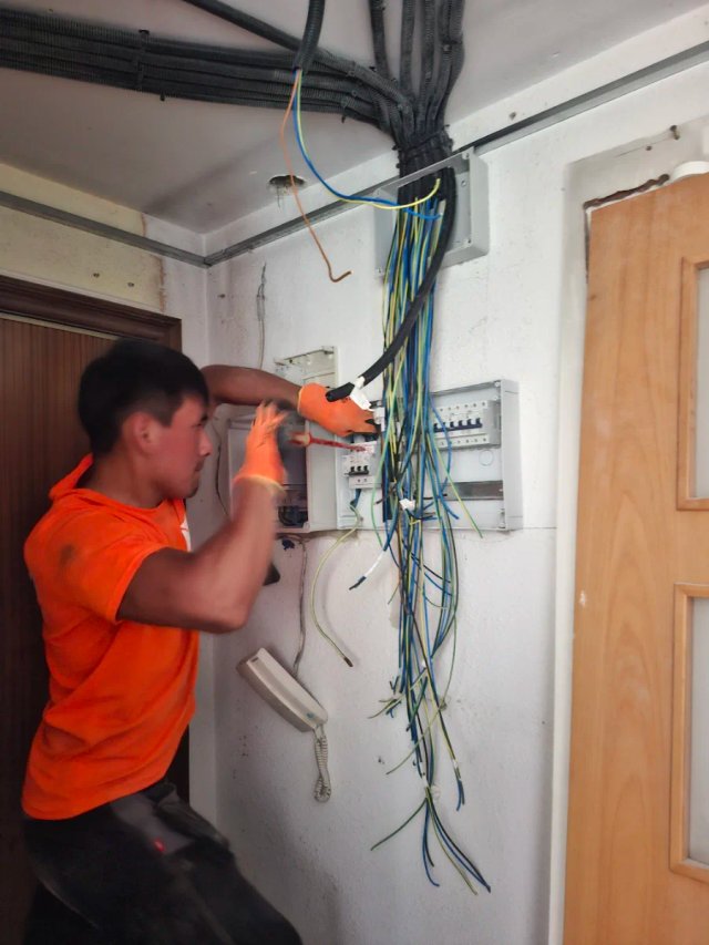 MANITAS, LAMPISTA PROFESIONAL, REFORMAS Y REPARA