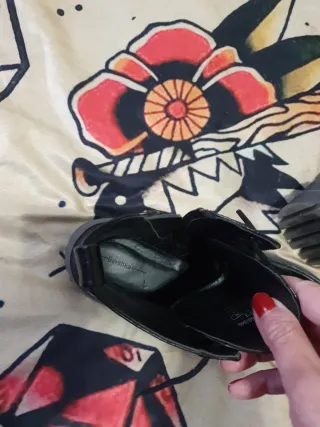 Botas negras estilo militar