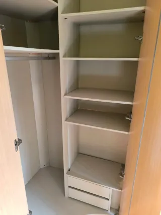 ULTIMA SEMANA. Armario esquinero madera+estante