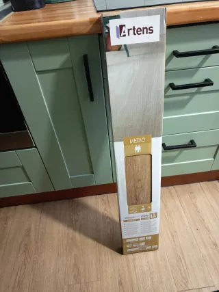 Suelo laminado PVC autoadhesivo. 2 cajas de 2'23 m