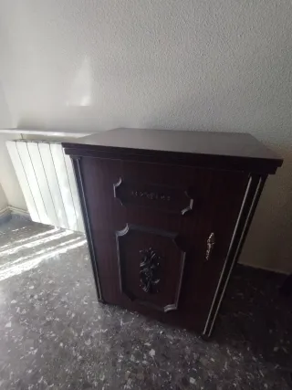 Máquina coser Alfa a pedal con mueble. En Valencia