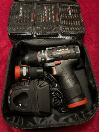 Atornillador Parkside con accesorios
