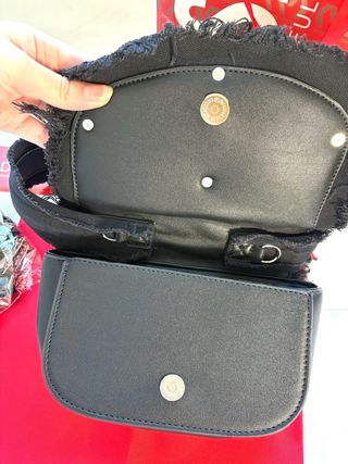 Bolso Diesel Negro con Logo Brillante