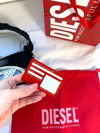 Bolso Diesel Negro con Logo Brillante