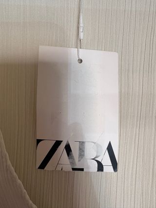 Top Zara blanco plisado