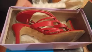 Sandalias tacón rojo oscuro talla 41