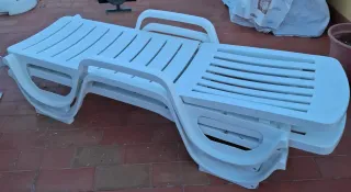 2 Tumbonas de plástico apilables