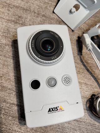 Axis M1065-LW IP security camera Internet