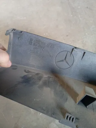 Tapa motor Mercedes 230