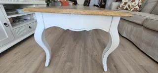 Mesita de salón de madera