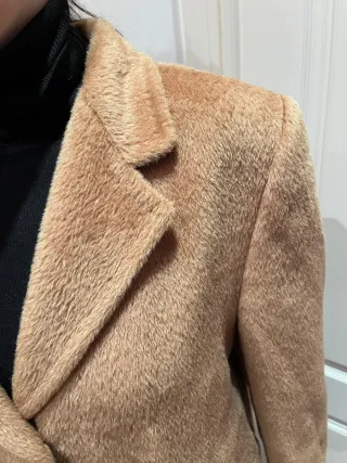 Abrigo  color Camel oversize 88% bayllama 12% lana