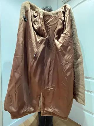 Abrigo  color Camel oversize 88% bayllama 12% lana