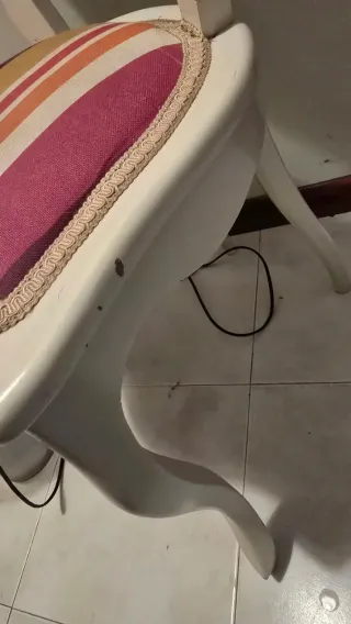 Conjunto 2 Sillas y Lámpara