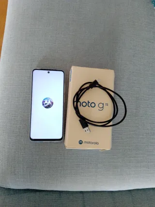 Motorola Moto G 15 + Cargador USB