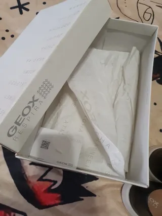 Zapatillas Geox Negras y Blancas