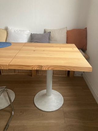 Mesa de madera maciza estilo bar