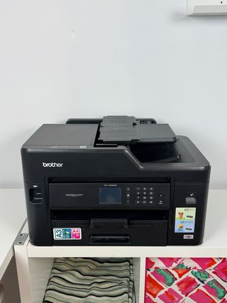 Impresora multifunción Brother Negra