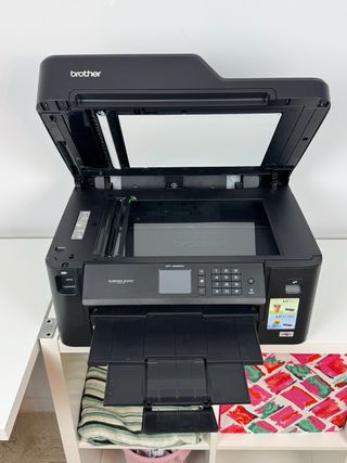 Impresora multifunción Brother Negra