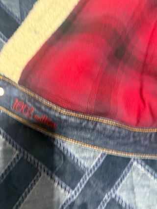 Chaqueta vaquera Guess con borreguito